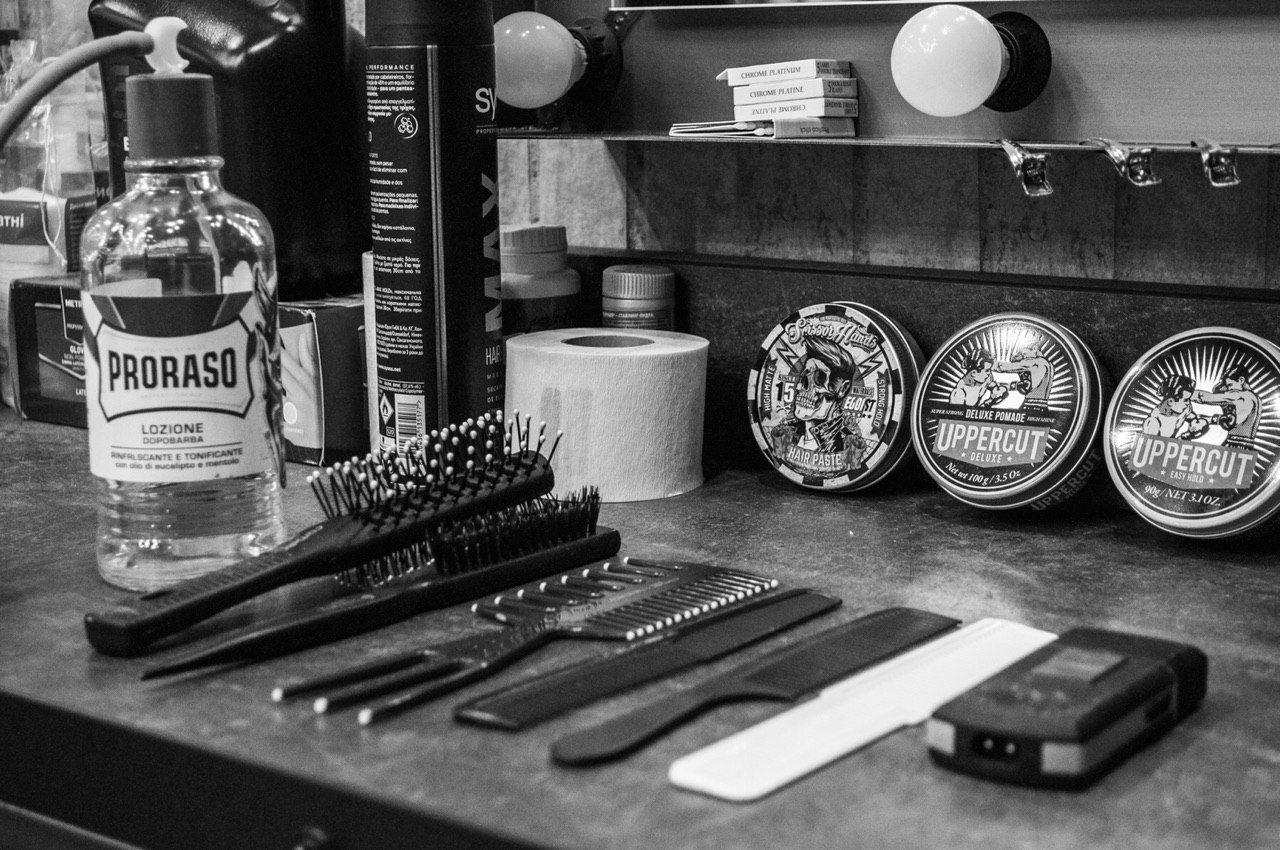 SCHWAGER is a barbershop who creates a style for gentlemen. Modern haircuts in the performance of our specialists are suitable for men who are attentive to their appearance and know exactly what they want from life. We are able to meet the high requirements for products and work, we can create a pleasant atmosphere.