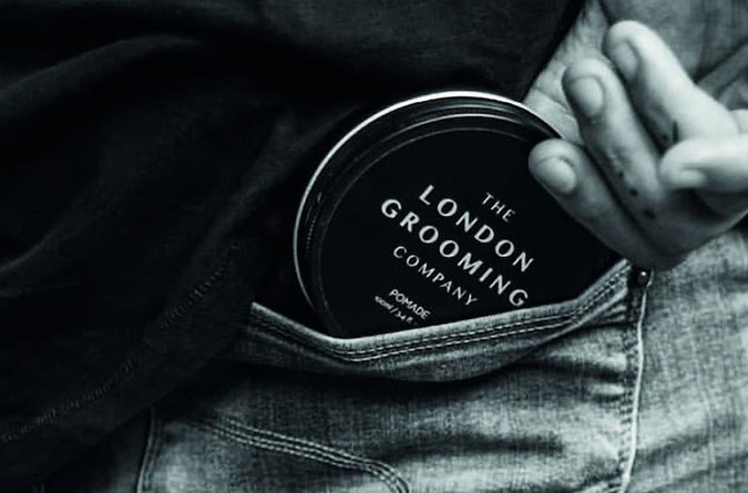 Доглядова чоловіча косметика LONDON GROOMING Це – поєднання традиційної естетики та сучасних тенденцій. Про що це говорить? Розробники бренду працювали над філософією, зовнішнім виглядом, запахом, складом не лише з урахуванням власних вподобань. Кожен з розробників – man, а кожний man знає, що йому потрібно.